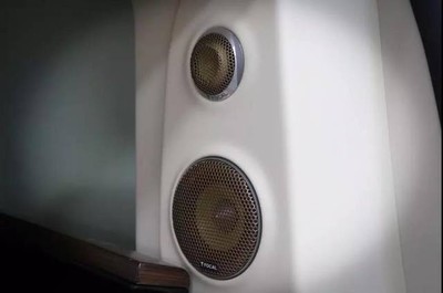 移動(dòng)總裁辦公室——鉑馳維努斯4座商務(wù)房車，奔馳V260的極致定制與尊享